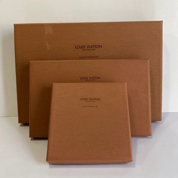 Louis Vuitton Cream and Brown Accessory Boxes estate-louis-vuitton-brown-  main image 4